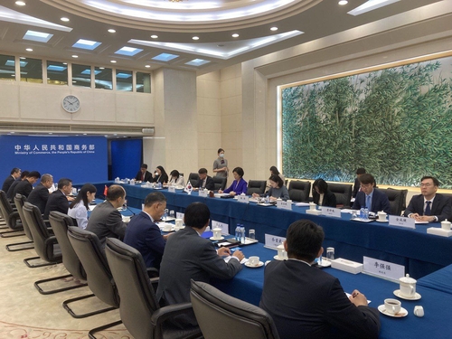 Corea del Sur y China discuten sobre las cadenas de suministro y las relaciones bilaterales