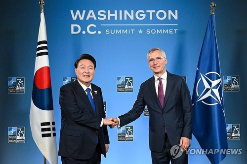 Yoon concluye su asistencia a la cumbre de la OTAN criticando la cooperación Pyongyang-Moscú