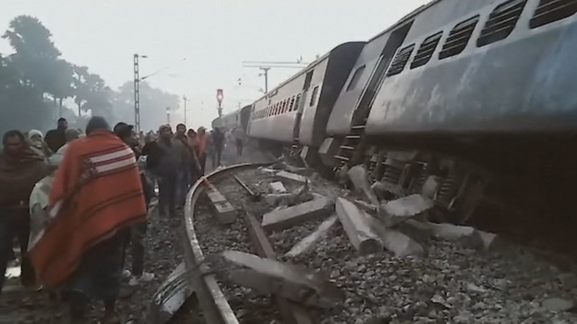 Сошедшая с рельсов дорам. Железнодорожная катастрофа в Бихаре (Bihar) – Индия, 1981 год. Крушение поезда в штате Бихар.