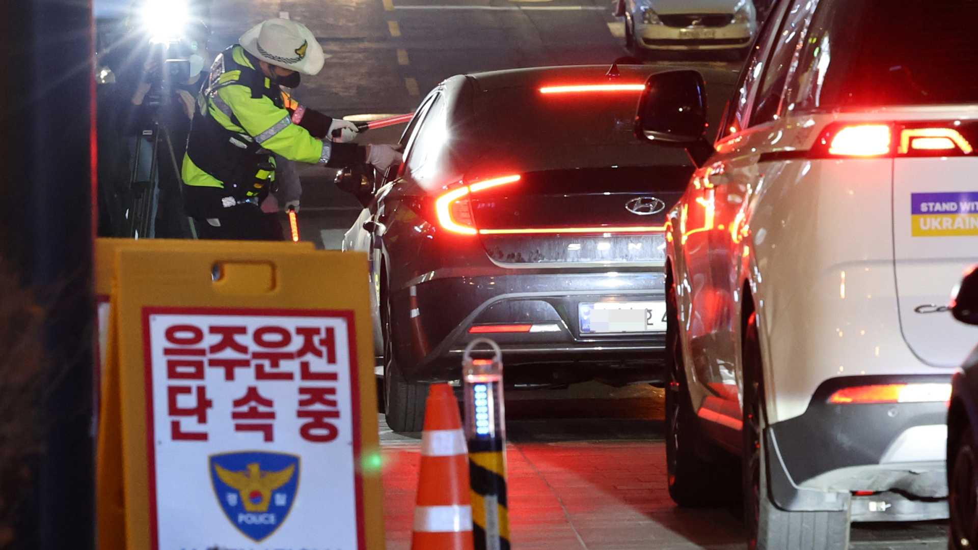 거리두기 완화 첫 '불금'…음주운전 적발 늘었다 | 연합뉴스