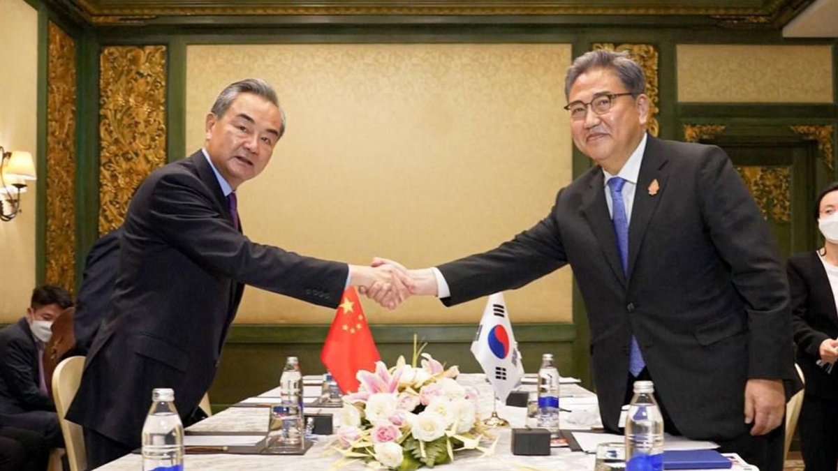 韓国外相「韓中は平等に協力を」　王毅氏と会談（７月８日）