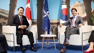 الرئيس يون يصل إلى كندا لحضور قمة مع ترودو حول سلاسل التوريد