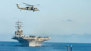 (جديد) كوريا الجنوبية والولايات المتحدة واليابان تجري مناورات عسكرية مشتركة ضد الغواصات في البحر الشرقي