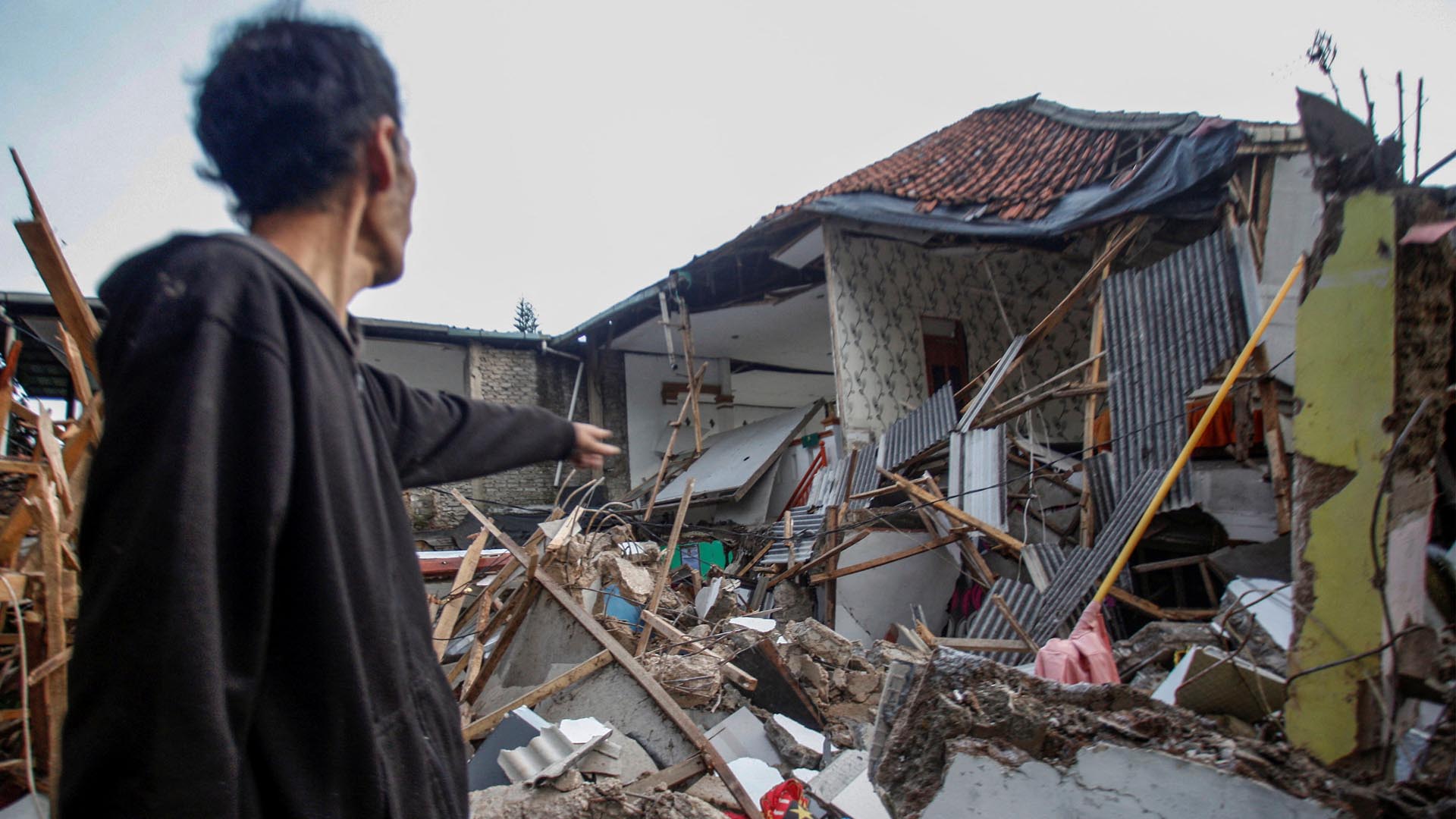 Earthquake death toll in Indonesia exceeds 160… 300 injured