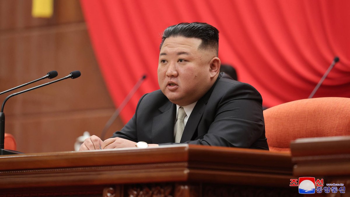김정은 "올해 알곡고지 기어이 점령"…북한 전원회의 종료