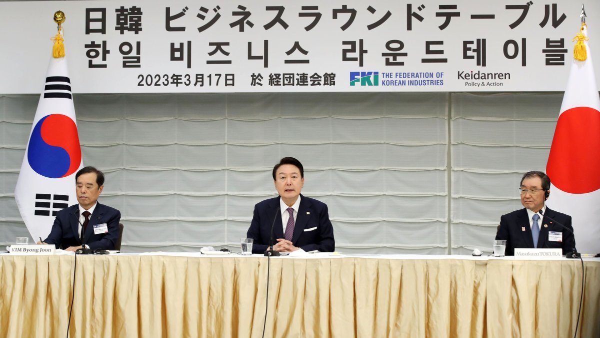 윤대통령, 일본 정·재계 연쇄 만남…"교류에 모든 지원"