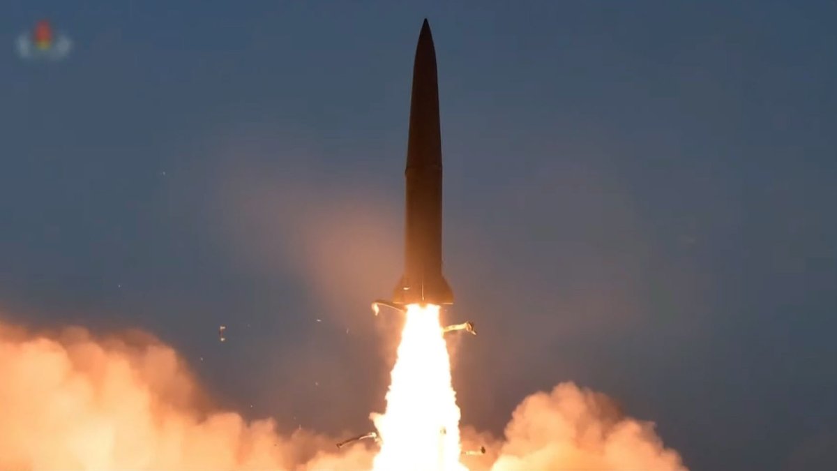 북한, 동해로 단거리 탄도미사일 발사…ICBM 훈련 3일만