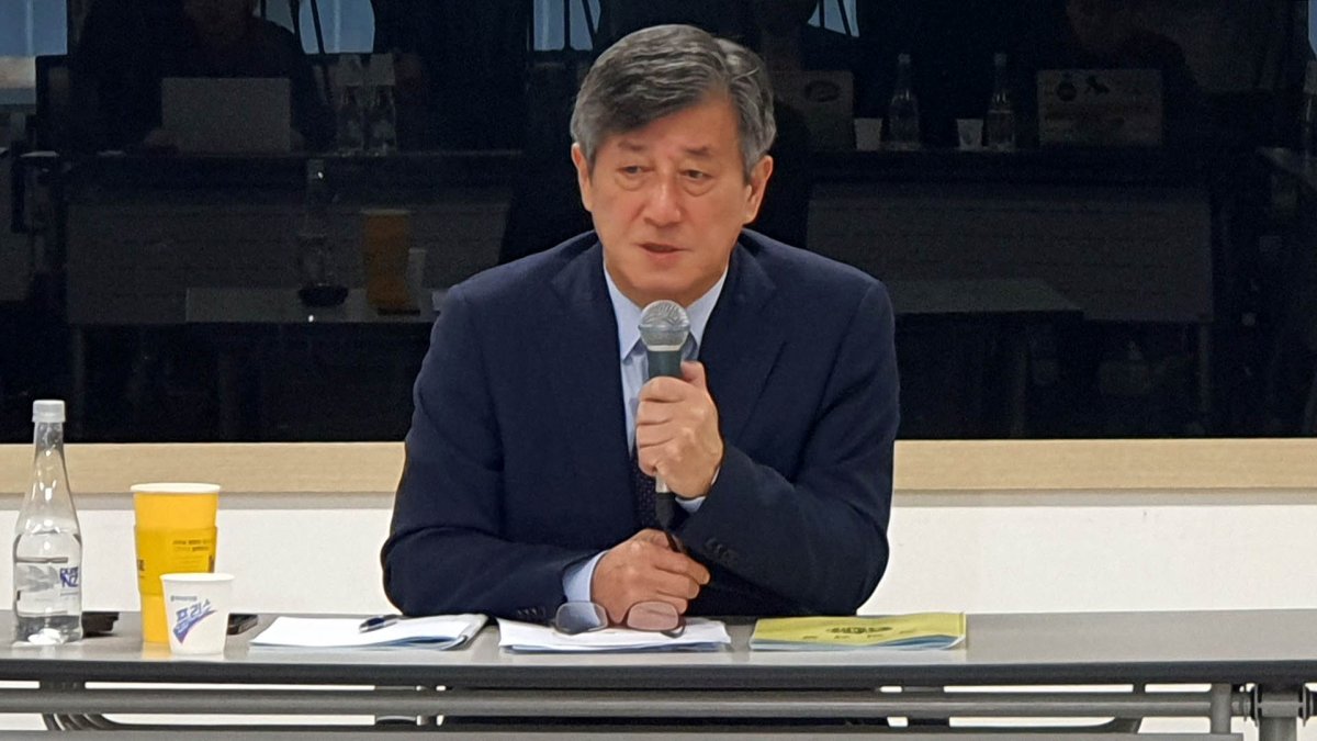 부산국제영화제 운영위원장 해촉…이용관 이사장은 사의 표명