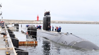 米原子力潜水艦「アナポリス」　韓国・済州島に入港（７月２４日）