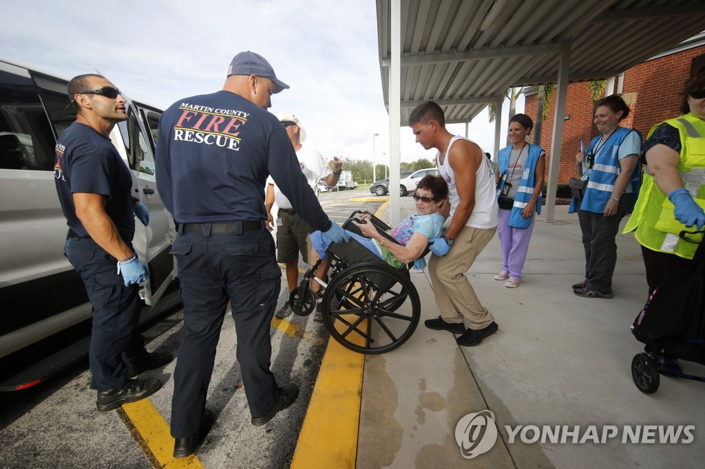 도리안 상륙에 대비하는 플로리다 주민들