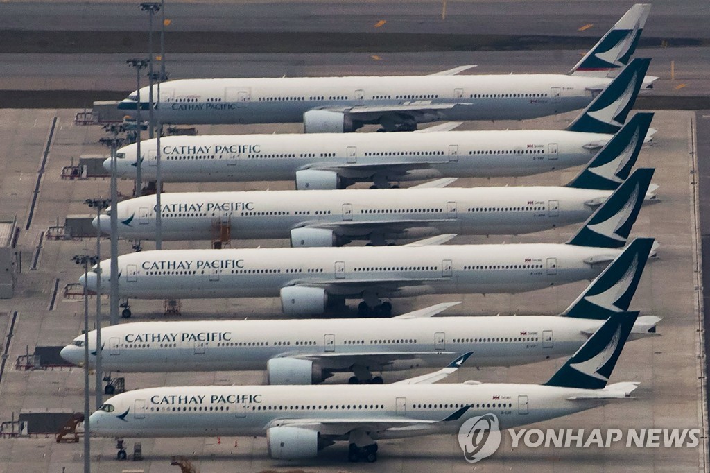 홍콩 공항에 세워진 캐세이퍼시픽 항공기들