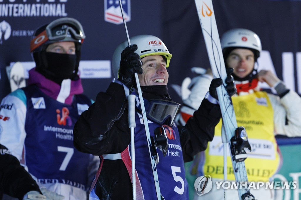 WCup Freestlyle Moguls Skiing