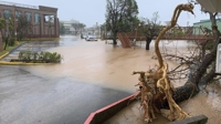 '슈퍼 태풍' 강타한 괌, 물·전기 끊겨 고통…인명피해는 없는듯