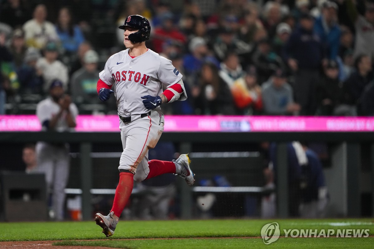 MLB 최초로 개막전 5년 연속 홈런을 친 타일러 오닐(보스턴)