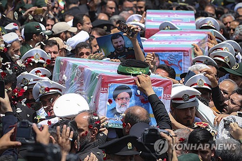 이란 대통령, '시아파 성지' 마슈하드에 매장 
