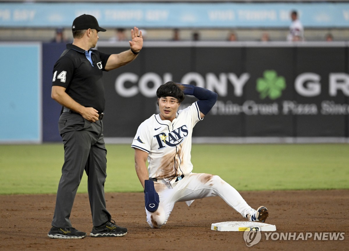 허리 통증 김하성 "슬라이딩 때 조이는 느낌…일단 지켜봐야"
