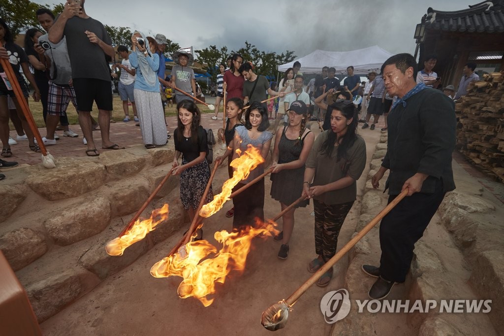 겨울에 열리는 강진청자축제…'불과 빛'으로 빚은 특별한 체험