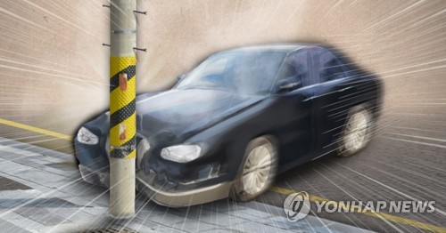 인천 숭의동서 음주운전 의심 차량 전봇대 추돌…1명 부상