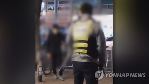 '암사역 흉기난동' 10대 첫 공판…"혐의 모두 인정"