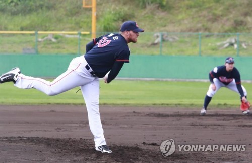 New American pitcher most surprised with raucous dugout in KBO