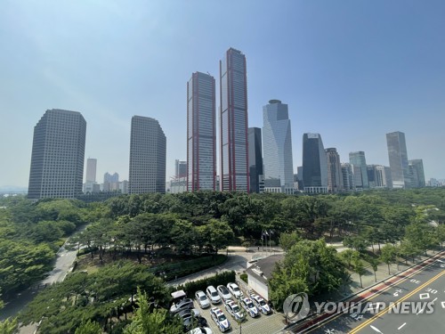Seoul mayor vows to turn Yeouido into int'l financial hub with tax cuts for foreign firms