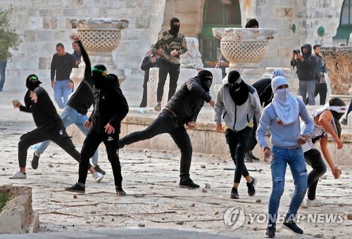 이-팔 갈등속 예루살렘 성지서 또 충돌…최소 27명 부상