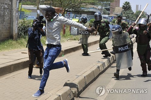 케냐 2017년 대선시위 유혈진압 경찰 '반인도죄' 기소
