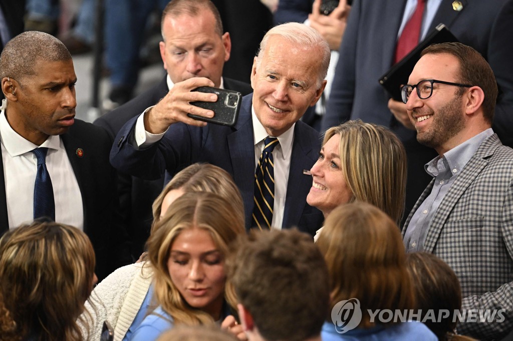 US-POLITICS-BIDEN-ECONOMY