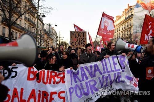'일만 하다 죽나'…프랑스 연금개혁 반대 3차 시위