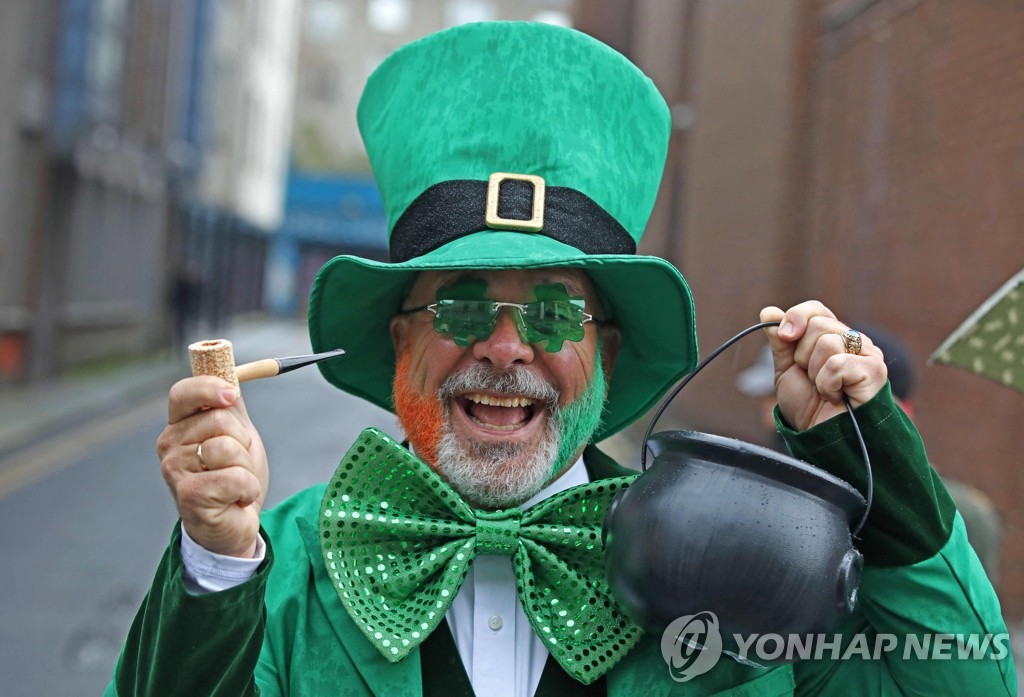 '초록색 가득한'…아일랜드 최대 축제 성 패트릭의 날