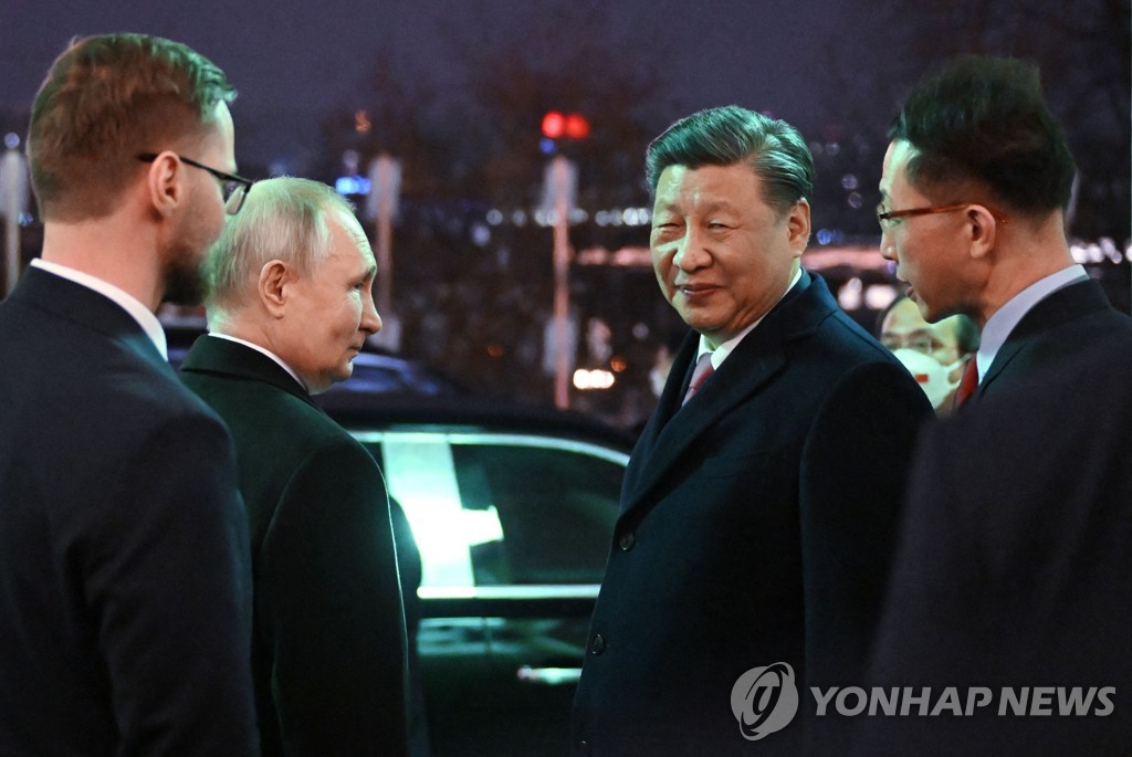 시진핑 중국 국가주석을 배웅하는 블라디미르 푸틴 러시아 대통령