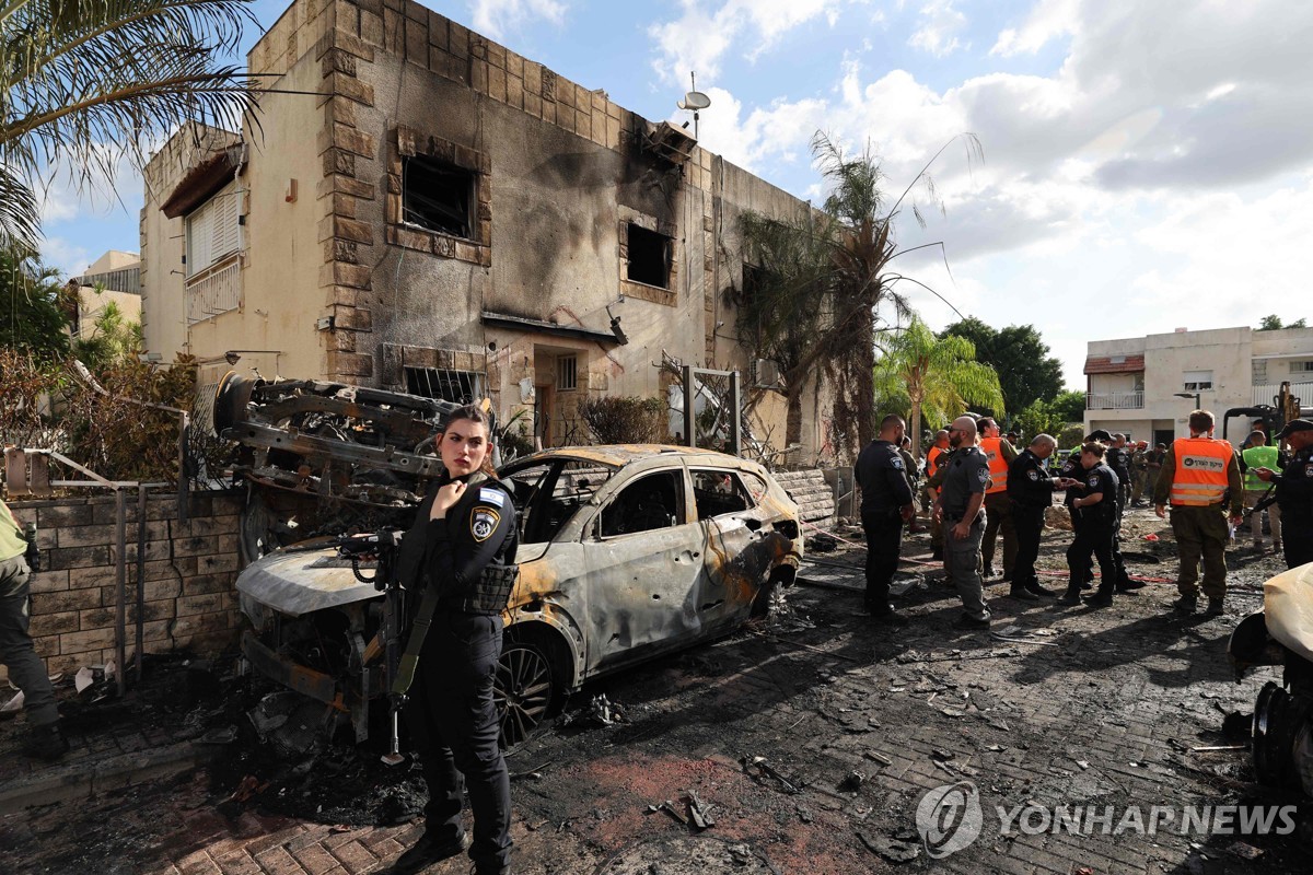 헤즈볼라의 공습을 받은 이스라엘 북부 도시 하이피[AFP 연합뉴스. 재판매 및 DB 금지]