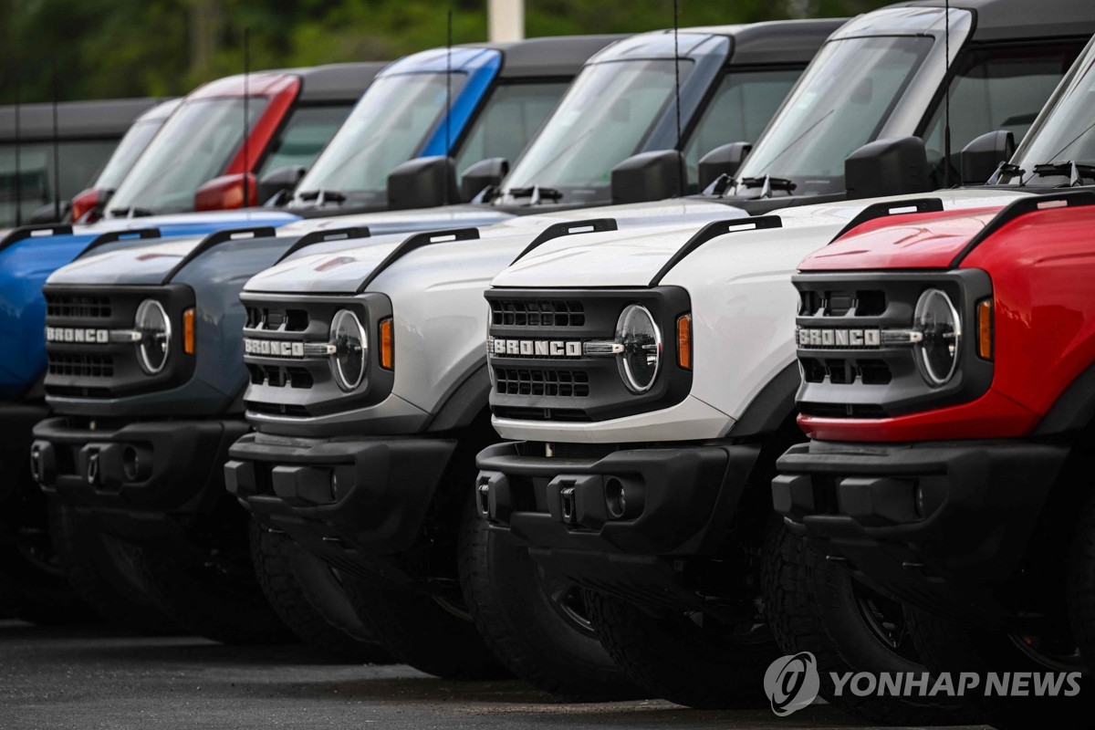 전시돼 있는 멕시코산 포드 차량