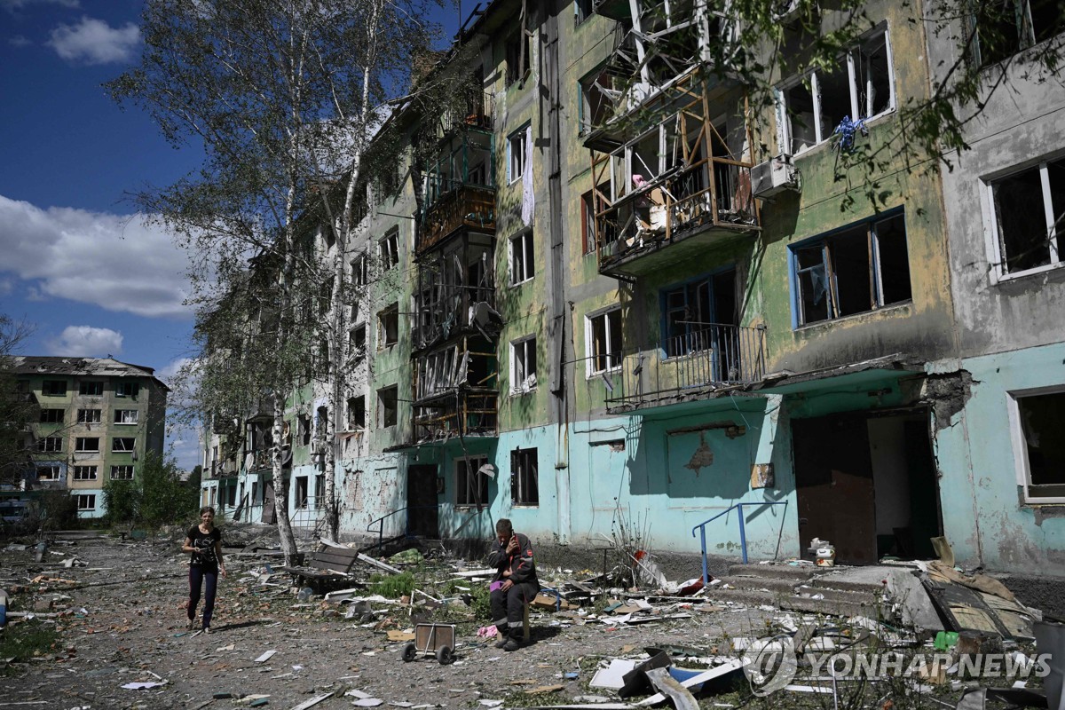 폭격속 알래스카 주시하는 우크라...젤렌스키 "美 믿는다"(종합) - 뉴스 썸네일 이미지