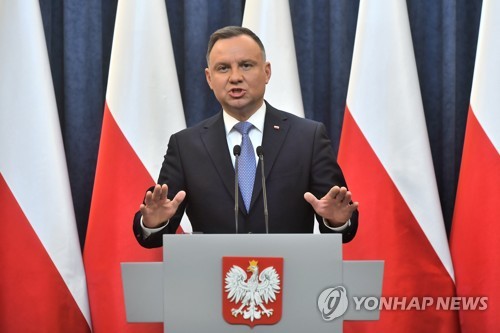 폴란드 대통령, '논란' 미디어법에 거부권 행사