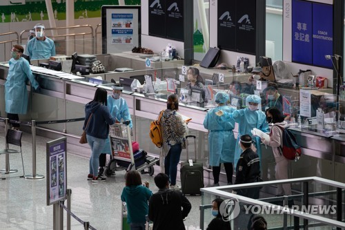 '급성뇌염'에 홍콩공항서 위기 처한 교민, 영사관 도움으로 귀국