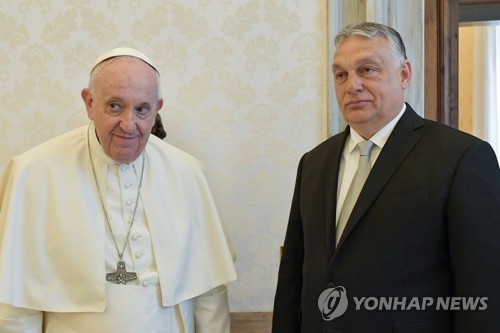 헝가리 총리, 교황에 "러시아, 5월 9일 종전 계획" 전언