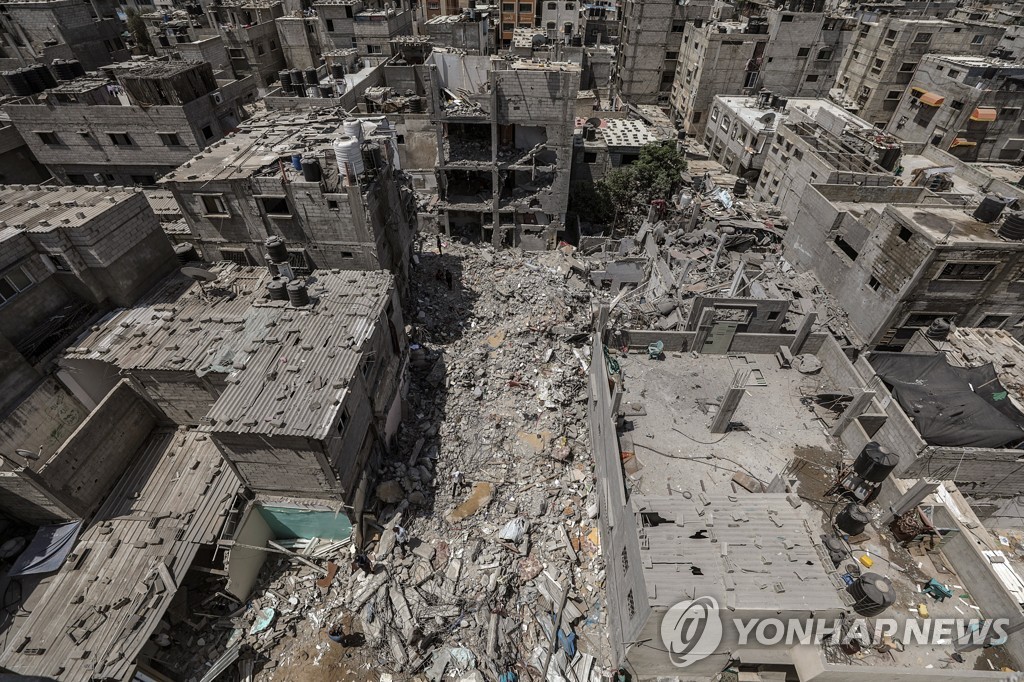 이스라엘의 공습으로 폐허가 된 가자지구.