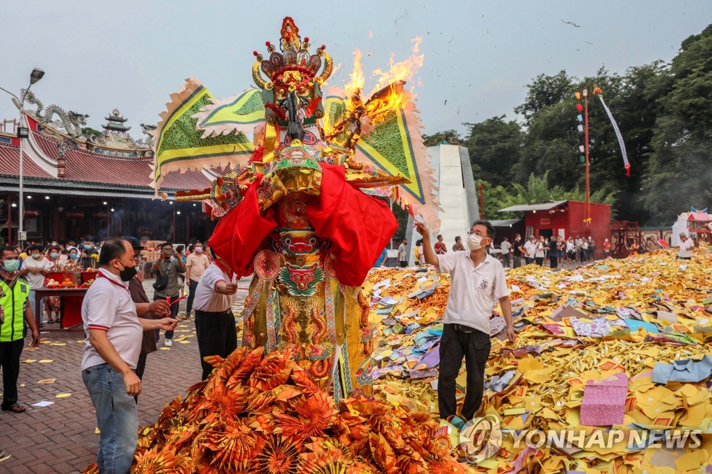 INDONESIA HUNGRY GHOST FESTIVAL