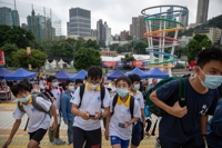 홍콩국가보안법 이후 '英 이민 신청' 홍콩인 27%, 18세 미만