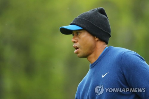 "우즈 식당서 과음하다 음주운전 사망"…타이거 우즈에 소송