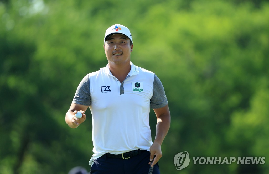 In this Getty Images photo, Lee Kyoung-hoon of South Korea celebrates his birdie putt on the 18th green during the final round of the AT&T Byron Nelson at TPC Craig Ranch in McKinney, Texas, on May 15, 2022. (Yonhap)