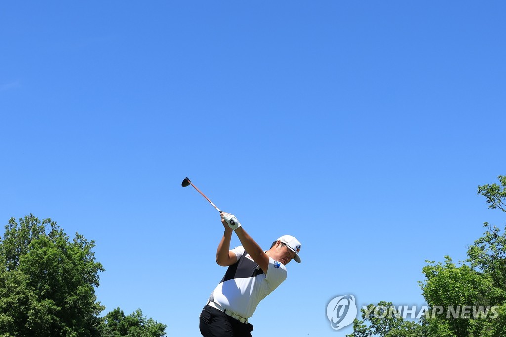 In this Getty Images file photo from June 4, 2022, Im Sung-jae of South Korea tees off on the fifth hole during the third round of the Memorial Tournament at Muirfield Village Golf Club in Dublin, Ohio. (Yonhap)