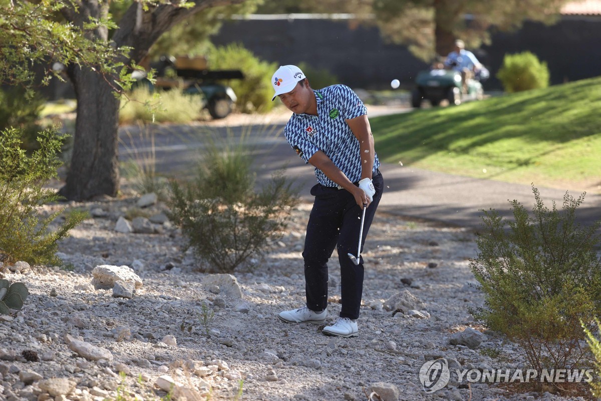 이경훈, PGA 투어 슈라이너스 오픈 3R 공동 7위…선두와 2타 차