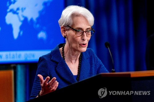 美부장관 "가능성 없는 러 요구 반대…동맹과 수출통제 논의"