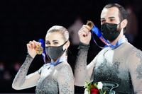 동계올림픽 첫 '제3의 성' 선수…"로미오와 줄리엣은 이제 그만"