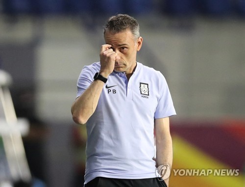 S. Korea coach blasts team for 'worst performance' after World Cup qualifier loss to UAE
