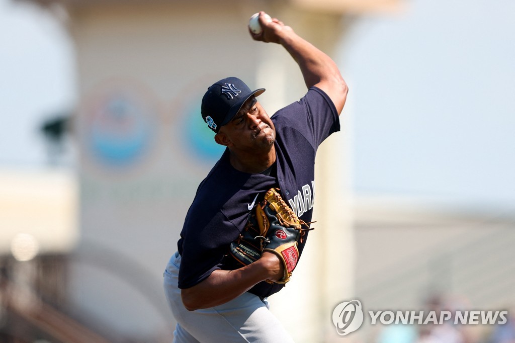 양키스 왼손 투수 완디 페랄타의 경험 넘치는 투구