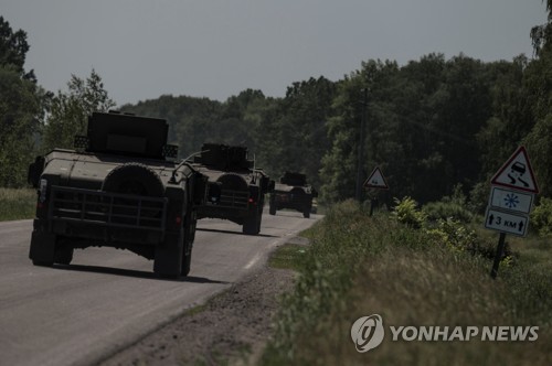하르키우 접경지를 이동하는 우크라이나군 전투차량