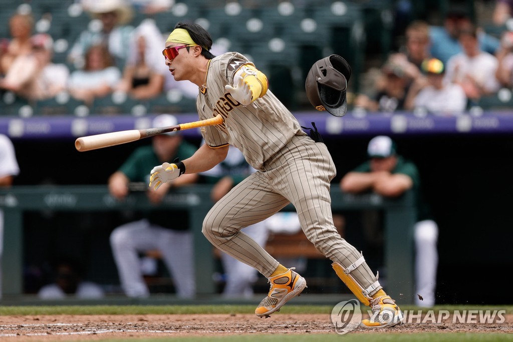 Padres' shortstop Kim Ha-seong named finalist for NL Gold Glove Award